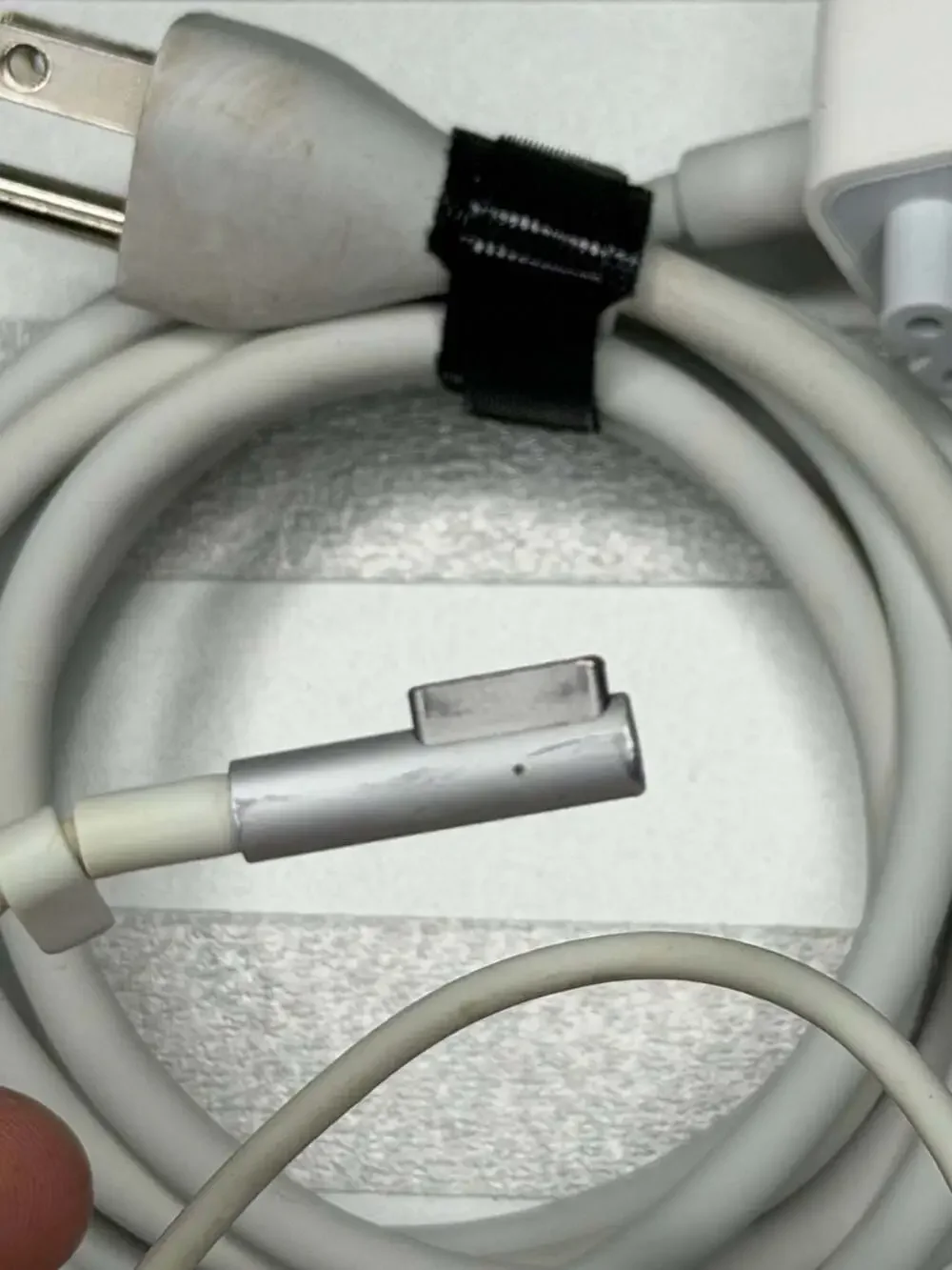 Apple 60W MagSafe Power Adapter for MacBook